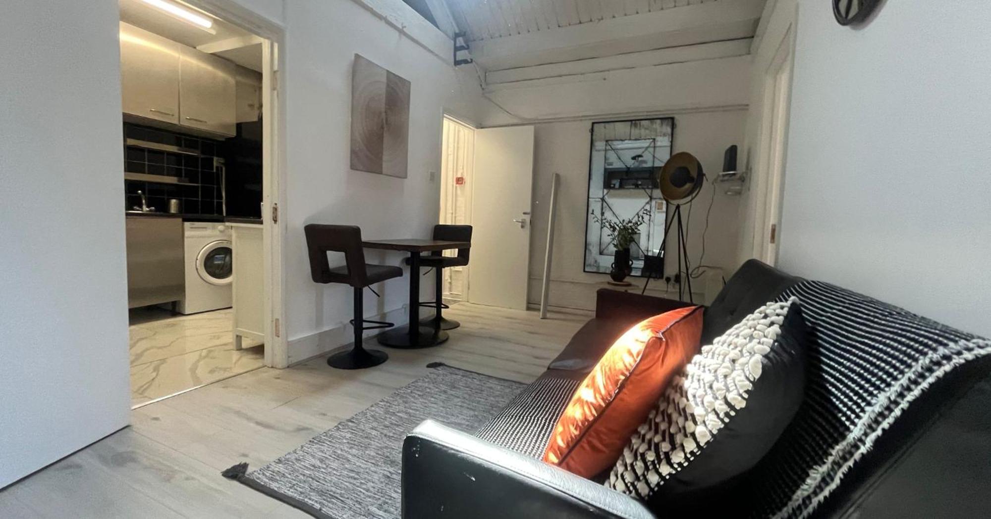 Nifty 2 Bedroom Flat In Goswell Rd Londres Extérieur photo